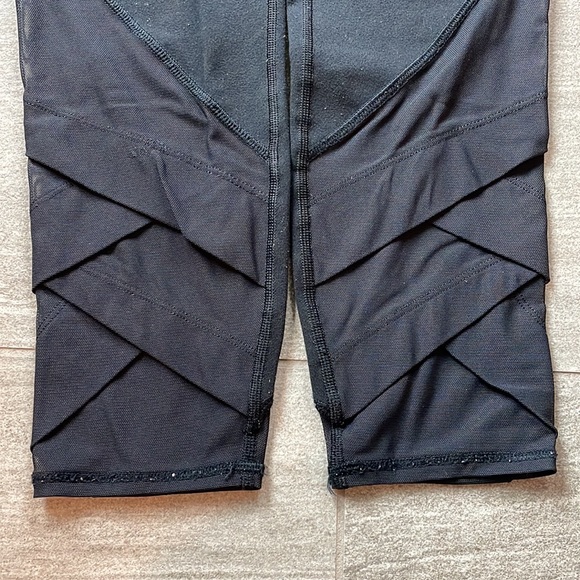 Ivivva Capris Size 10 - Picture 5 of 8